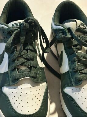 Nike Kids Green and White Low-Top Dunks with Dark Green Laces